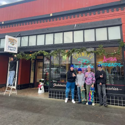く*お様 NEIGHBORHOOD SKATE WEST COAST SHT ス Skate Shops - Skateboards.com - Connecting The Dots In